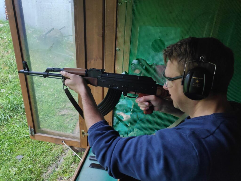 Strzelanie z AK47