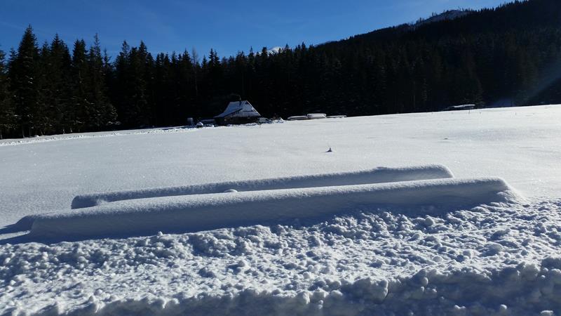 zimowy krajobraz doliny chochołowskiej