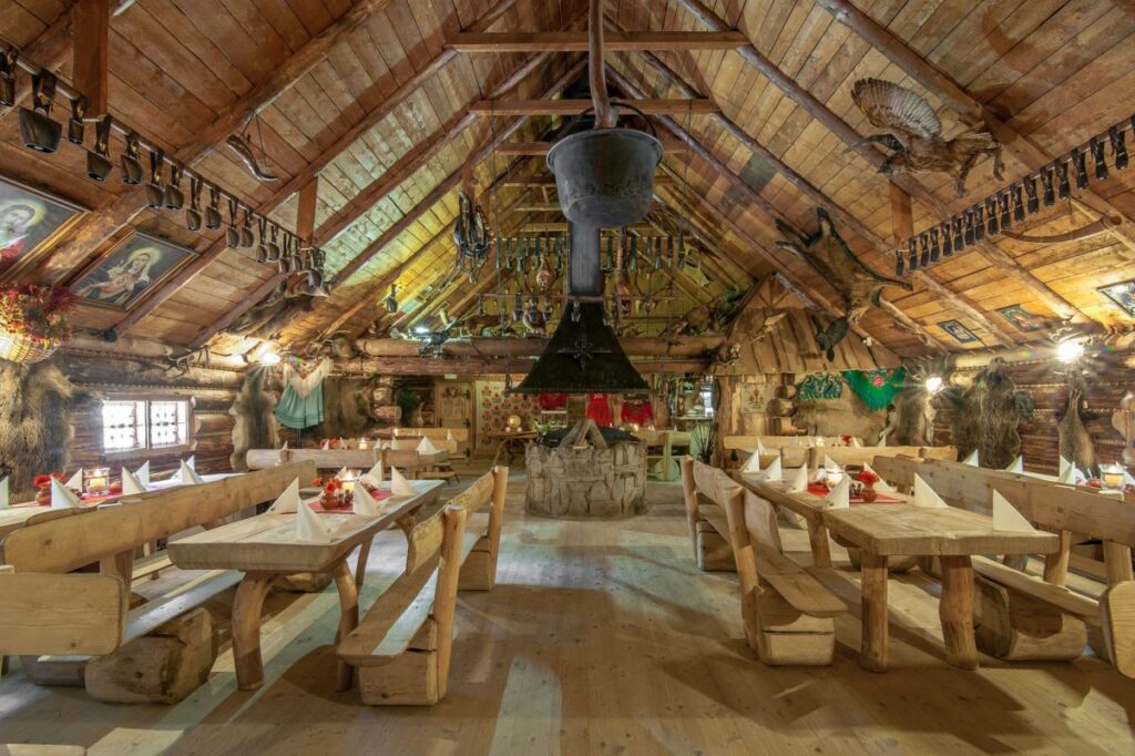Góralska karczma w środku