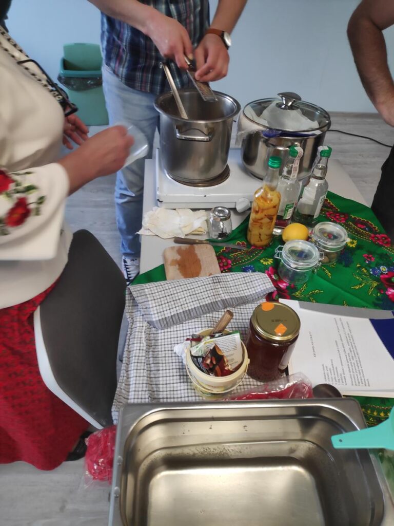 Praca zespołowa uczestników warsztatów