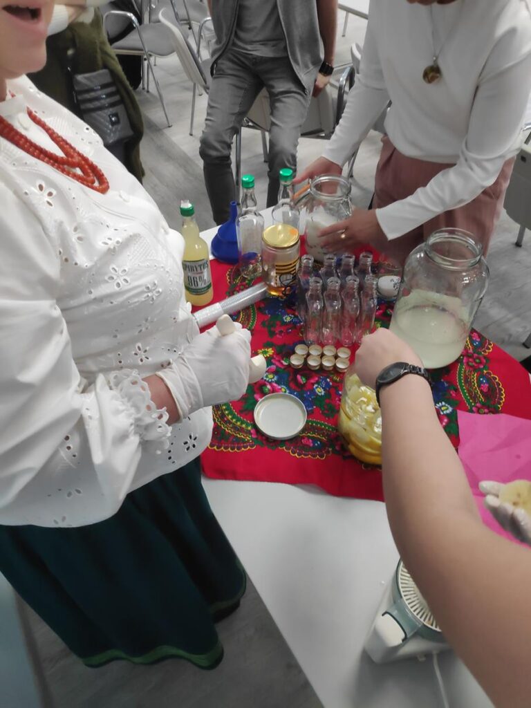 Praca zespołowa w czasie warsztatów