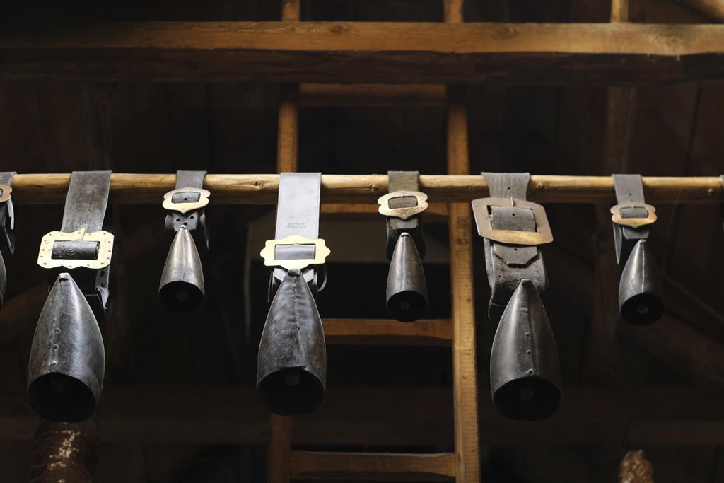 Zbyrcoki wiszące w Karczmie Bąkowo Zohylina Wyźnio