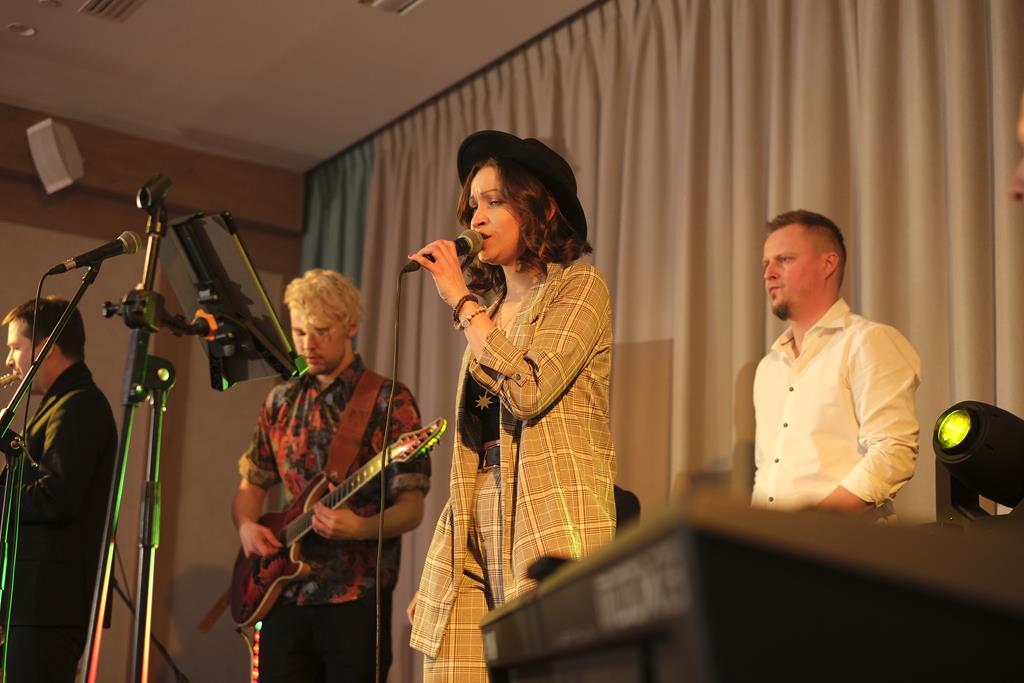 Występ zespołu na żywo