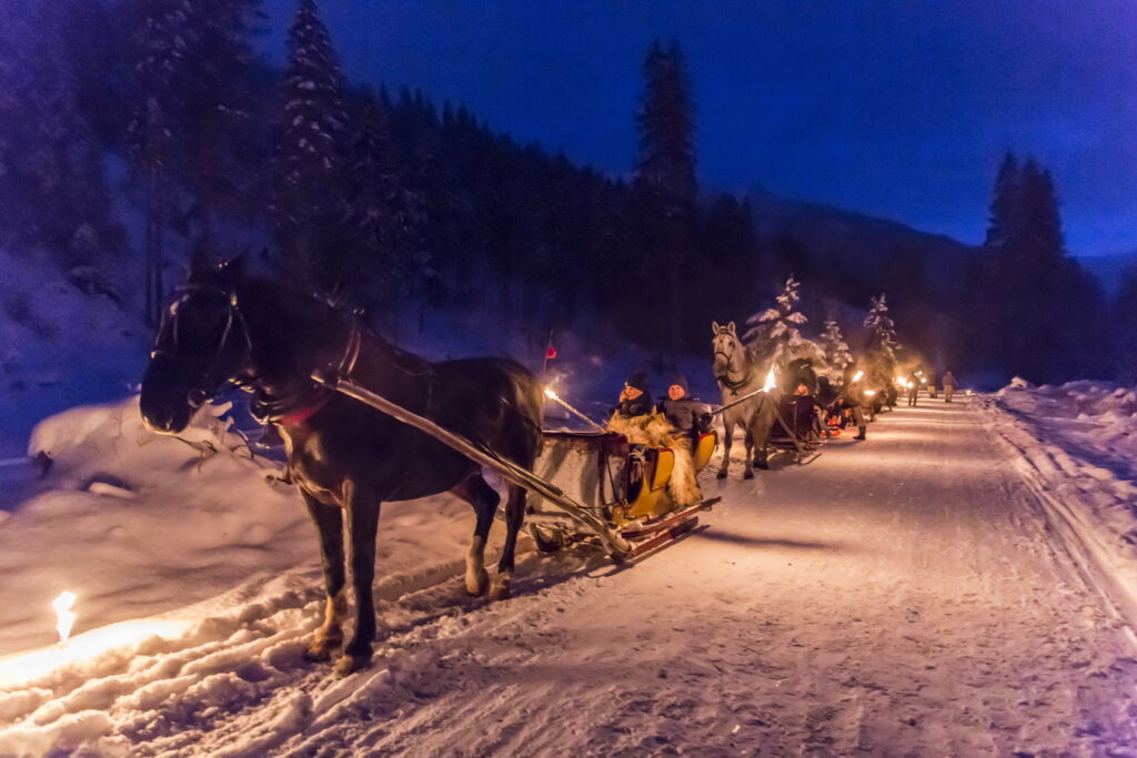 Świąteczny kulig dla pracowników w czasie wigilii firmowej