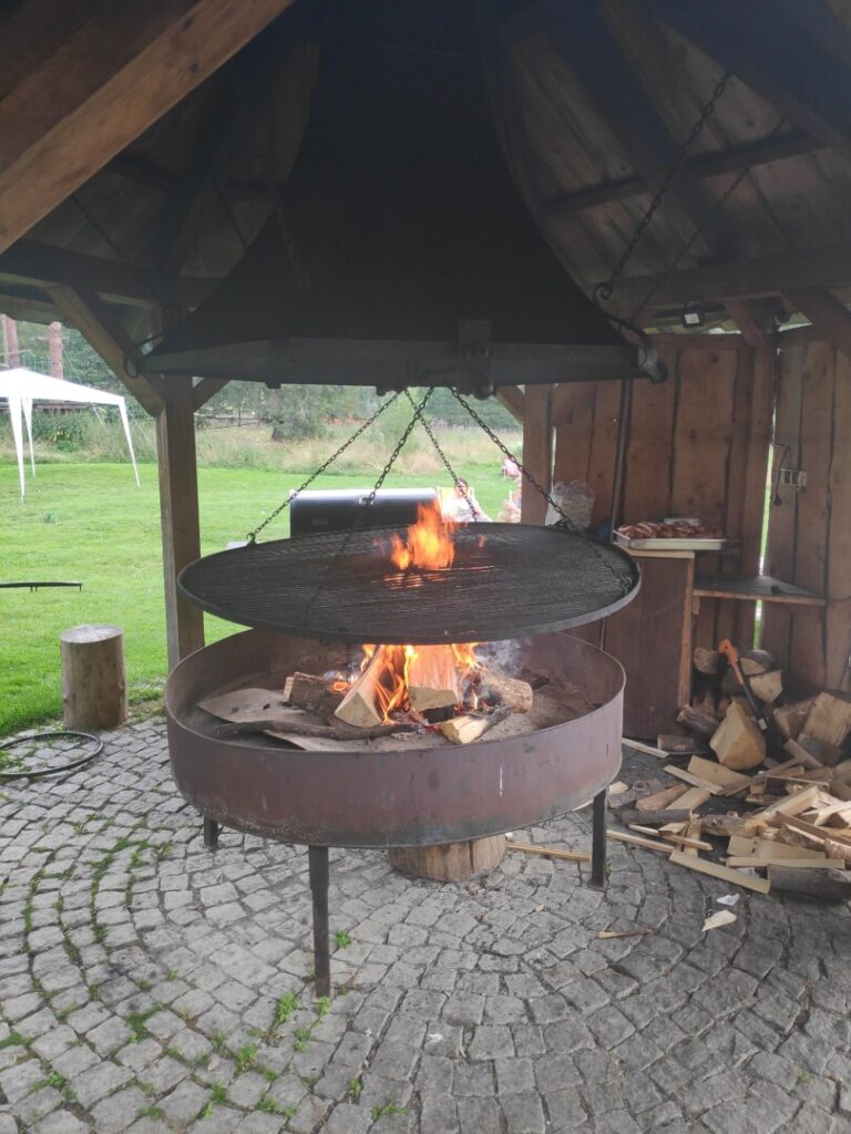 Ruszt do pieczenie kiełbasy, imprezy dla grup