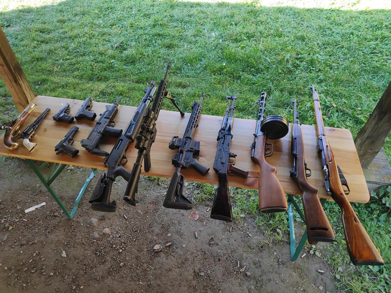 Strzelanie z instruktorem na strzelnicy w Zakopanem Chochołowie