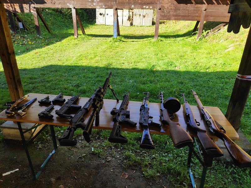 Strzelanie sportowe na strzelnicy dla grup