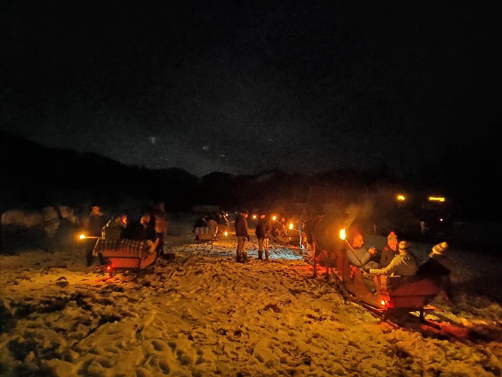 Dolina Chochołowska kulig z ogniskiem i pohodniami