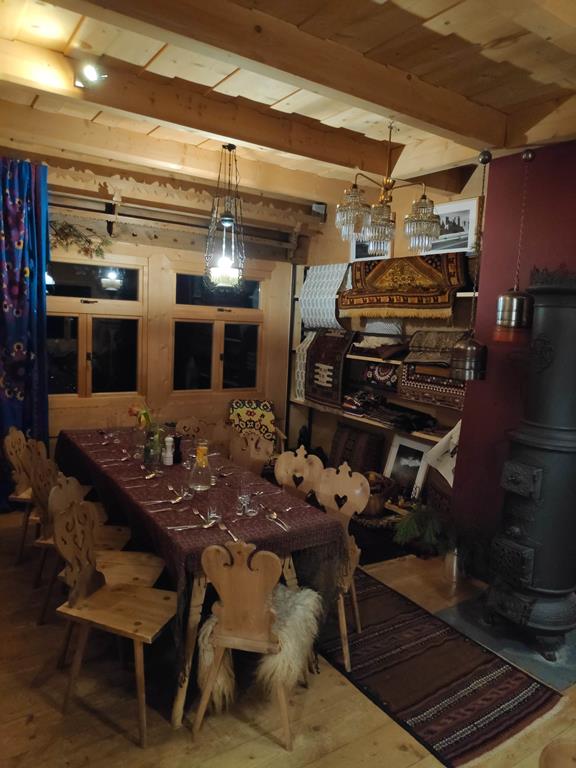 Restauracja Ziębówka imprezy eventy spotkania organizacja Viventure