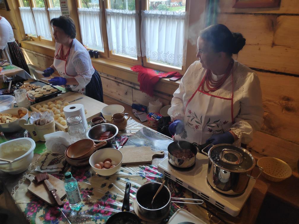 Przygotowywanie klusek hałusek