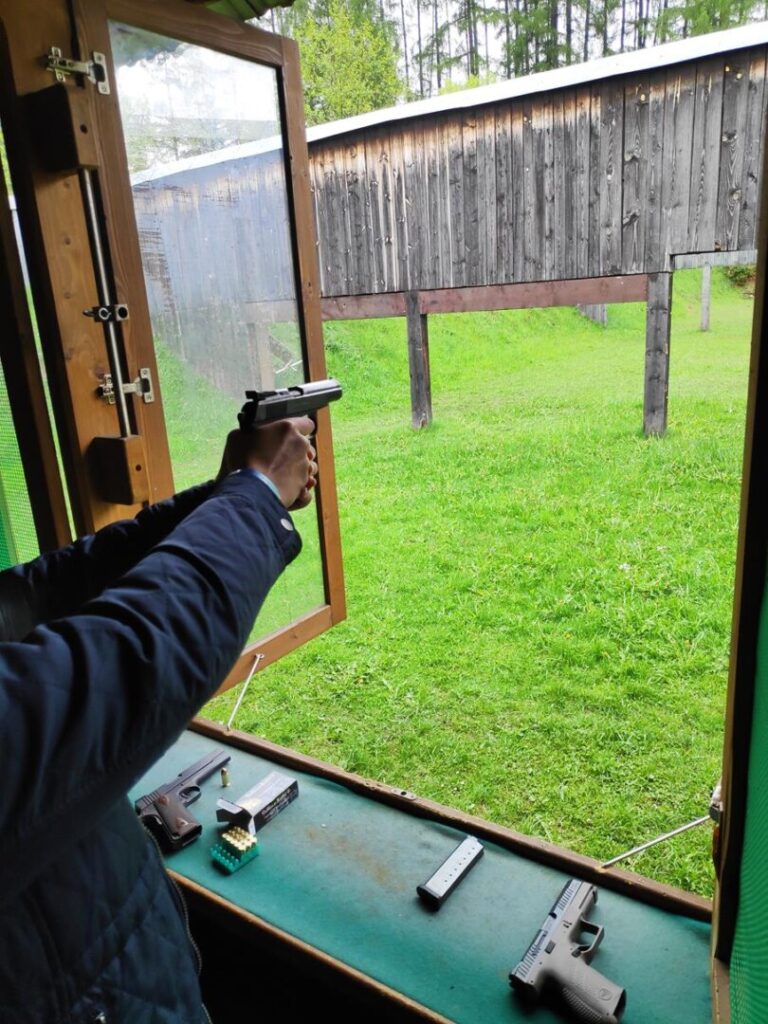 Event firmowy strzelanie z broni palnej