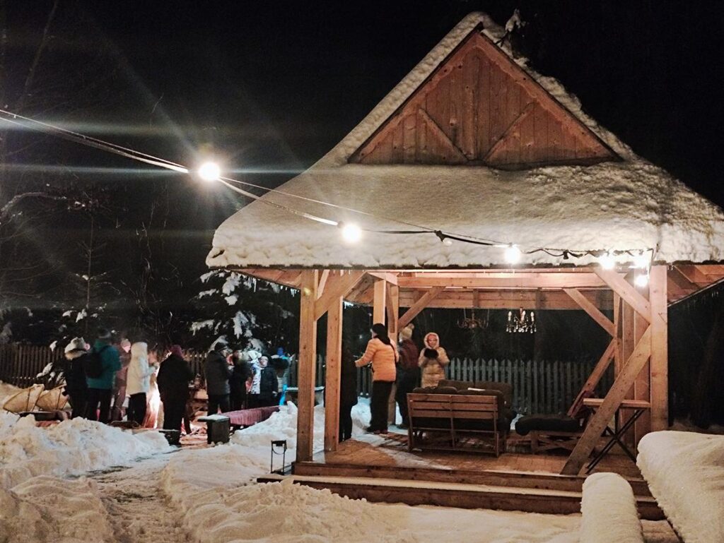 Ognisko i góralska biesiada podczas imprez integracyjnych w Zakopanem